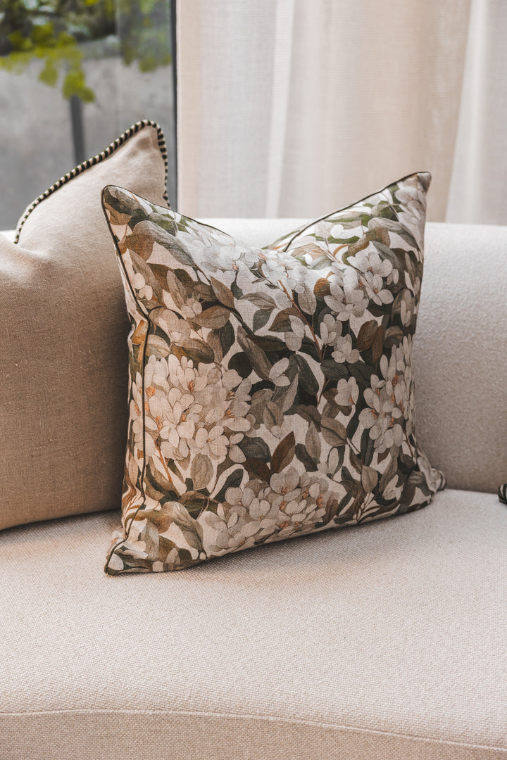 Petal Scatter in Autumn Charm