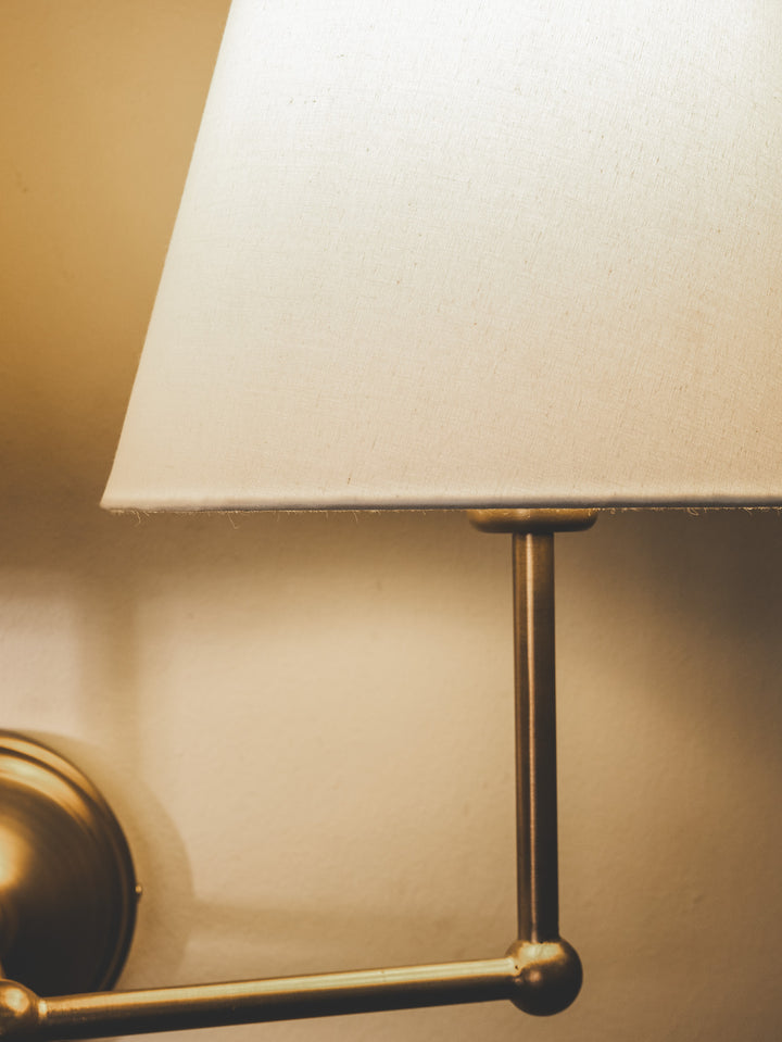Idyllic Wall Light in Dawn