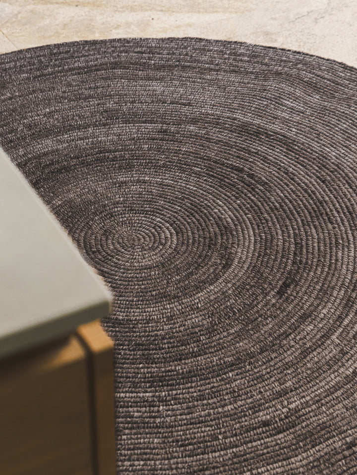Inca Round Rug in Gravel