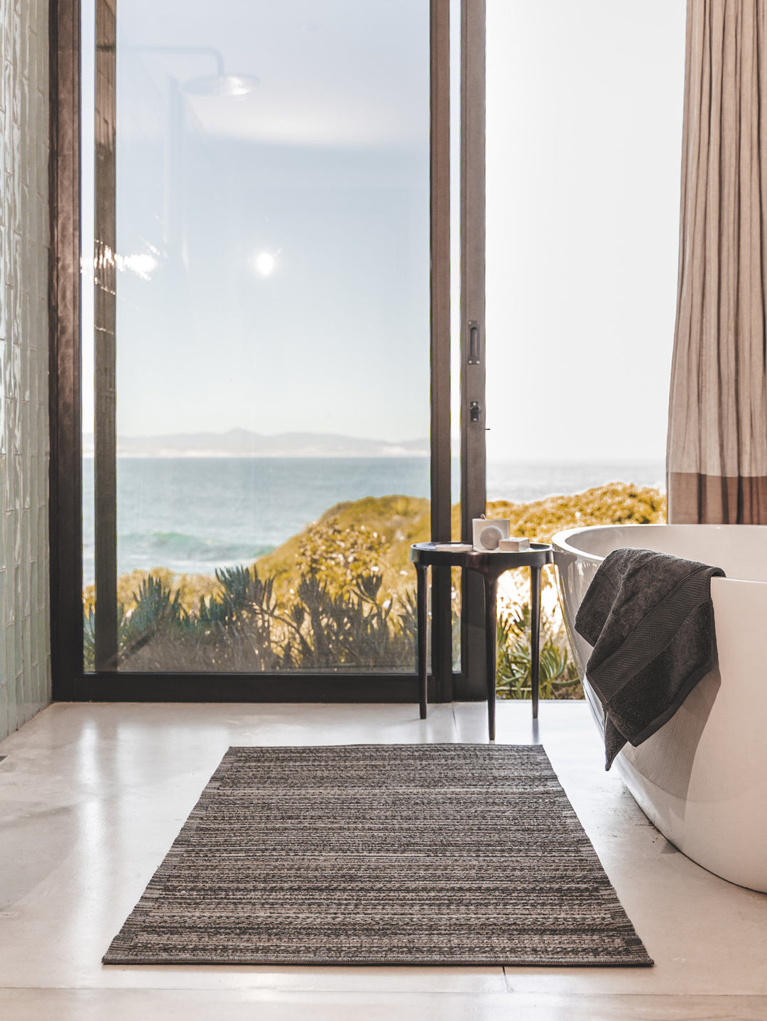 Lucian Outdoor Runner in Pumice