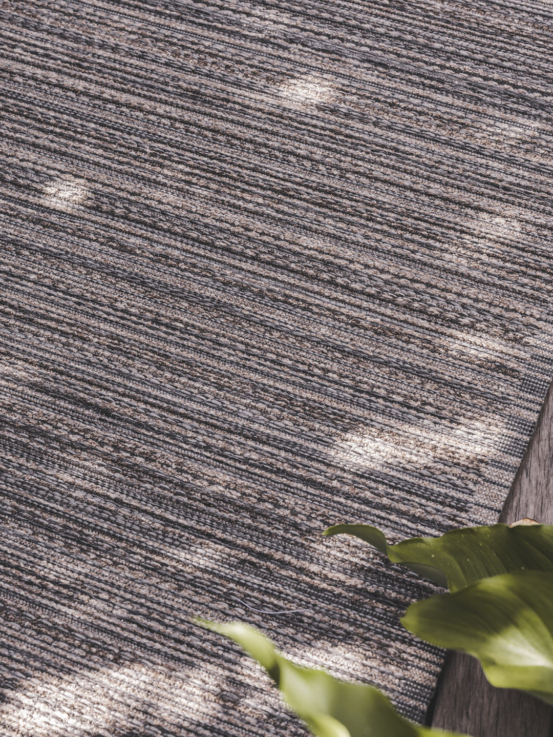 Lucian Outdoor Runner in Sea Moss