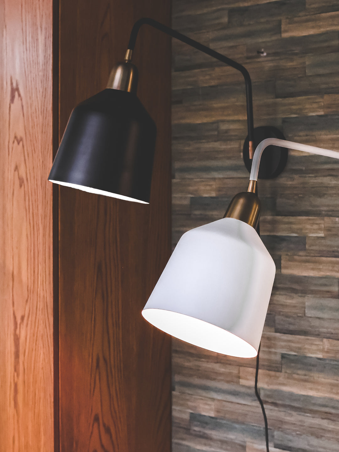Madison Wall Light in Onyx