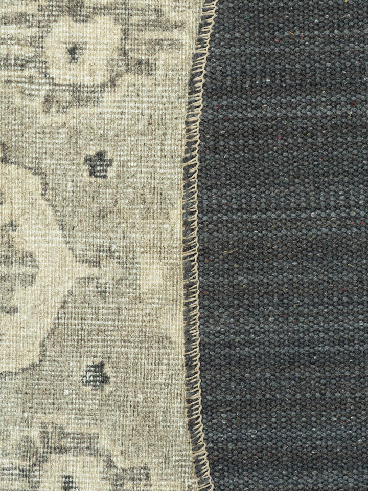 Baroness Round Rug in Limestone