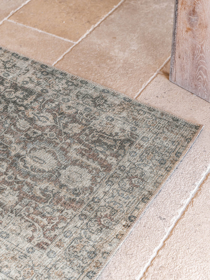 Courtship Runner in Chestnut