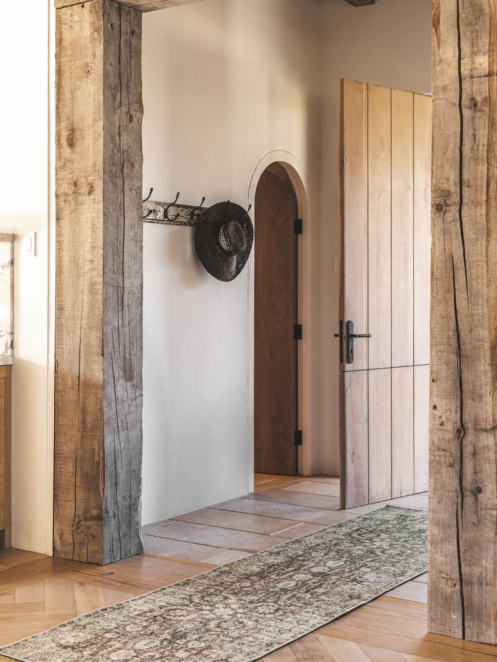 Courtship Runner in Chestnut