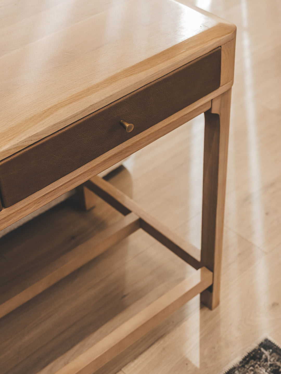 Memphis Oak Console in Mocha
