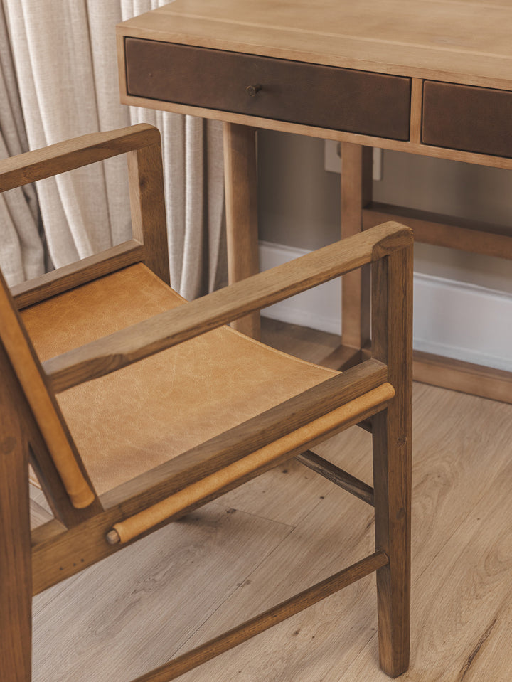 Memphis Oak Desk in Mocha