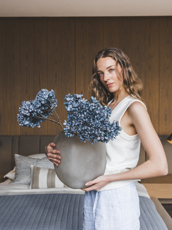 Mira Vase Medium in Pearl