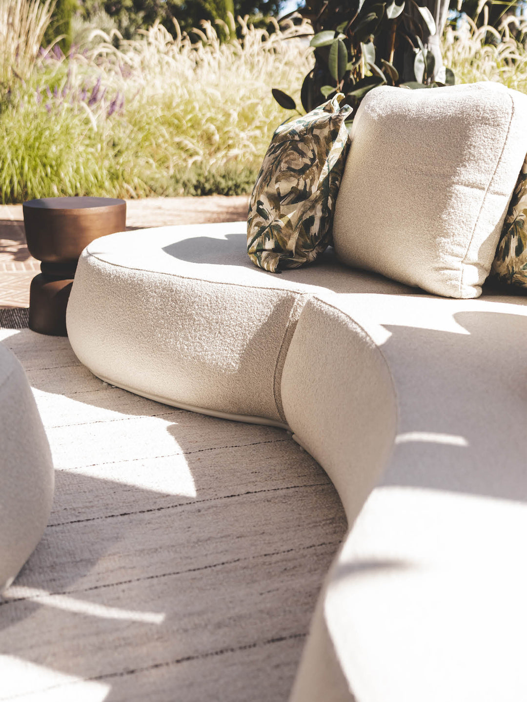 Mona Outdoor Sofa Set in Aborio