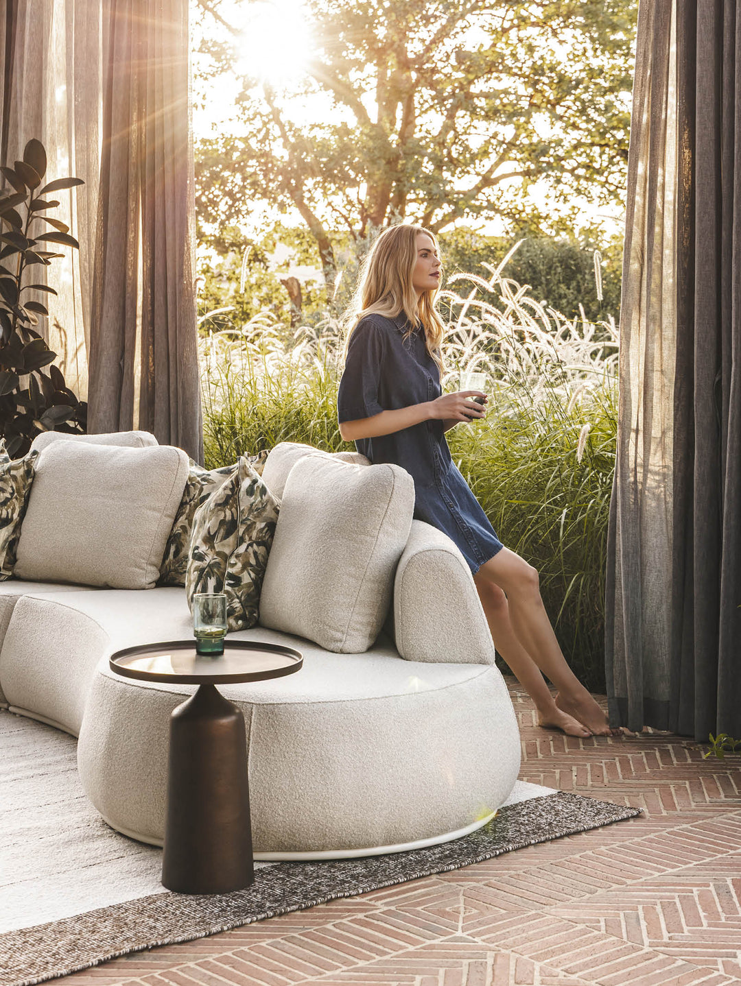 Mona Outdoor Sofa Set in Aborio
