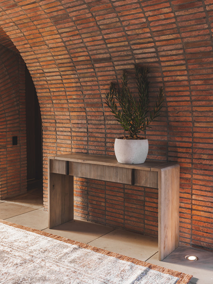 Montauk Console in Vintage
