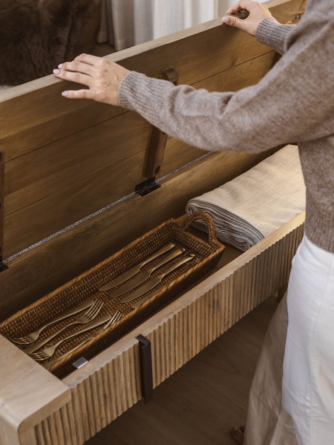 Montauk Console in Vintage