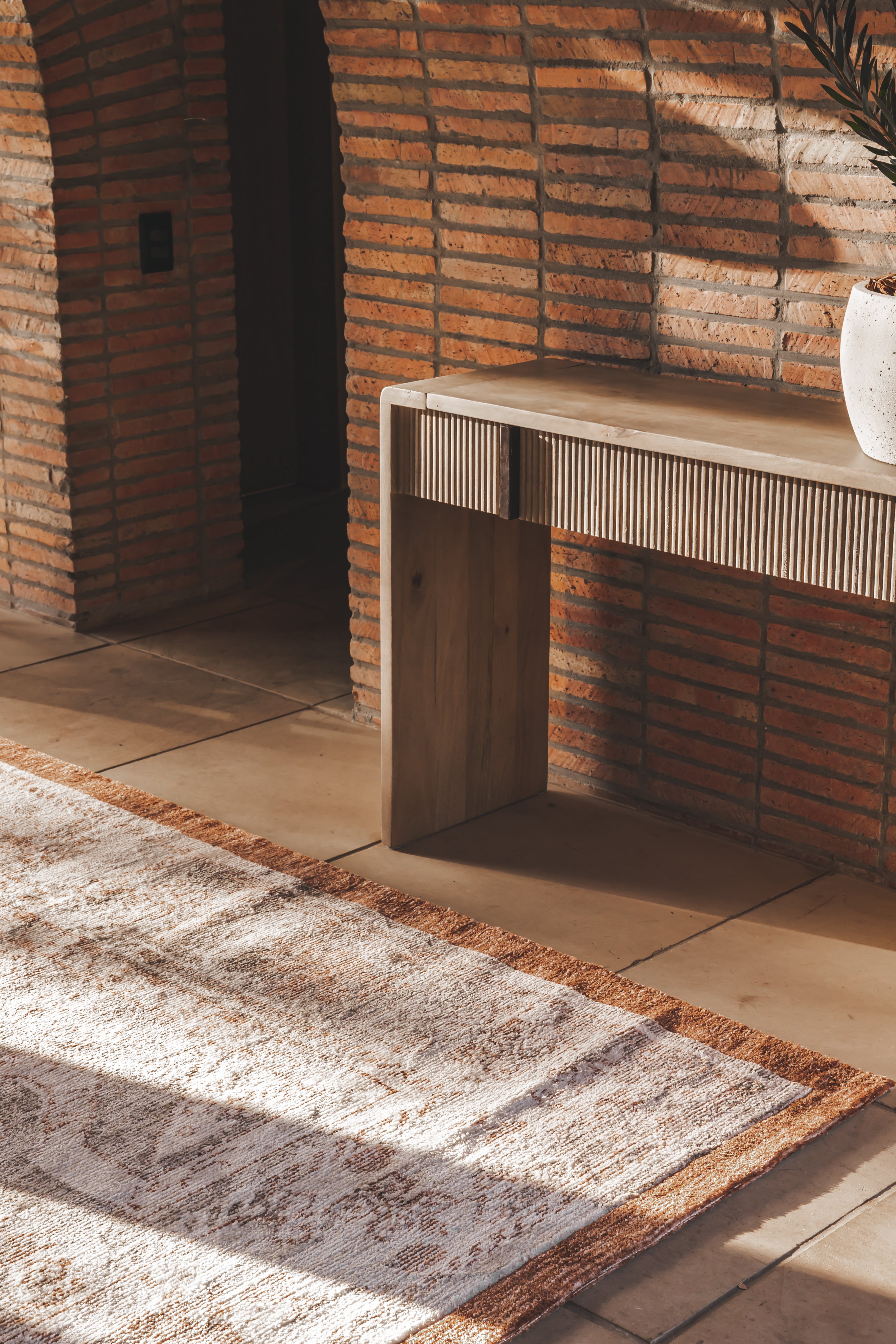Montauk Console in Vintage - Hertex Haus - Hertex Haus