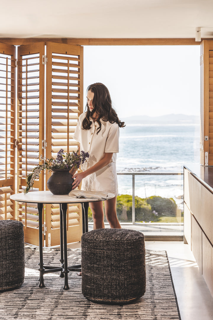 Nama Vase in Dark Earth