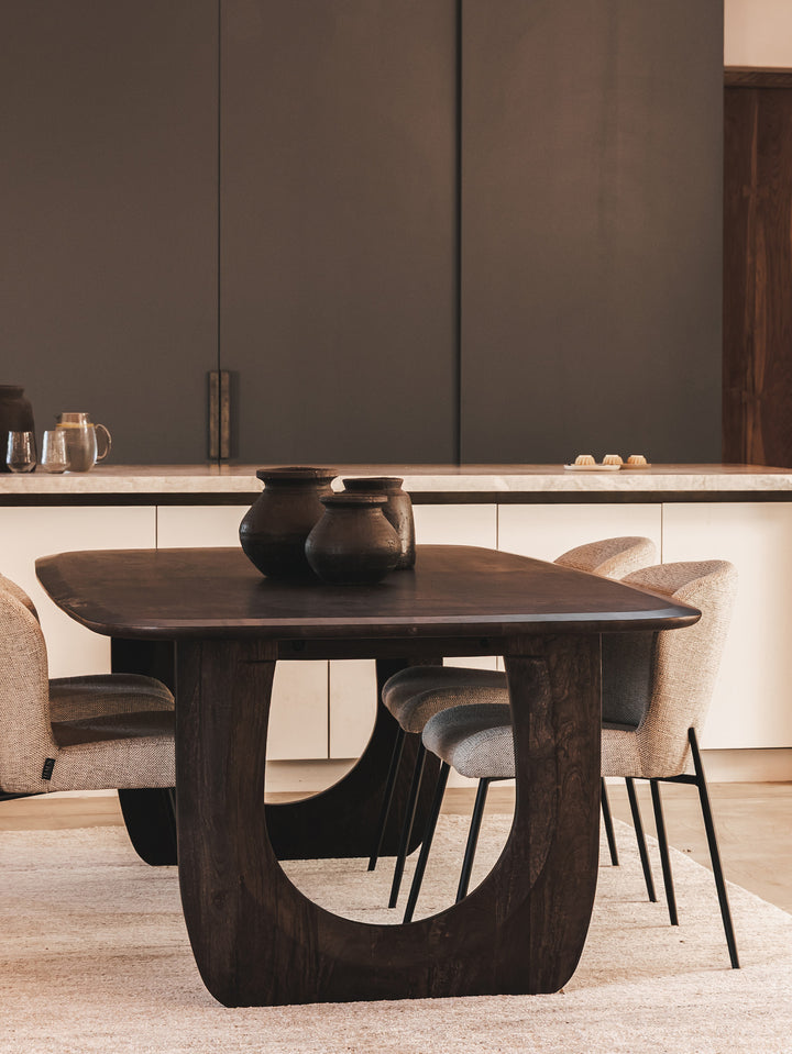 Nama Vase in Dark Earth