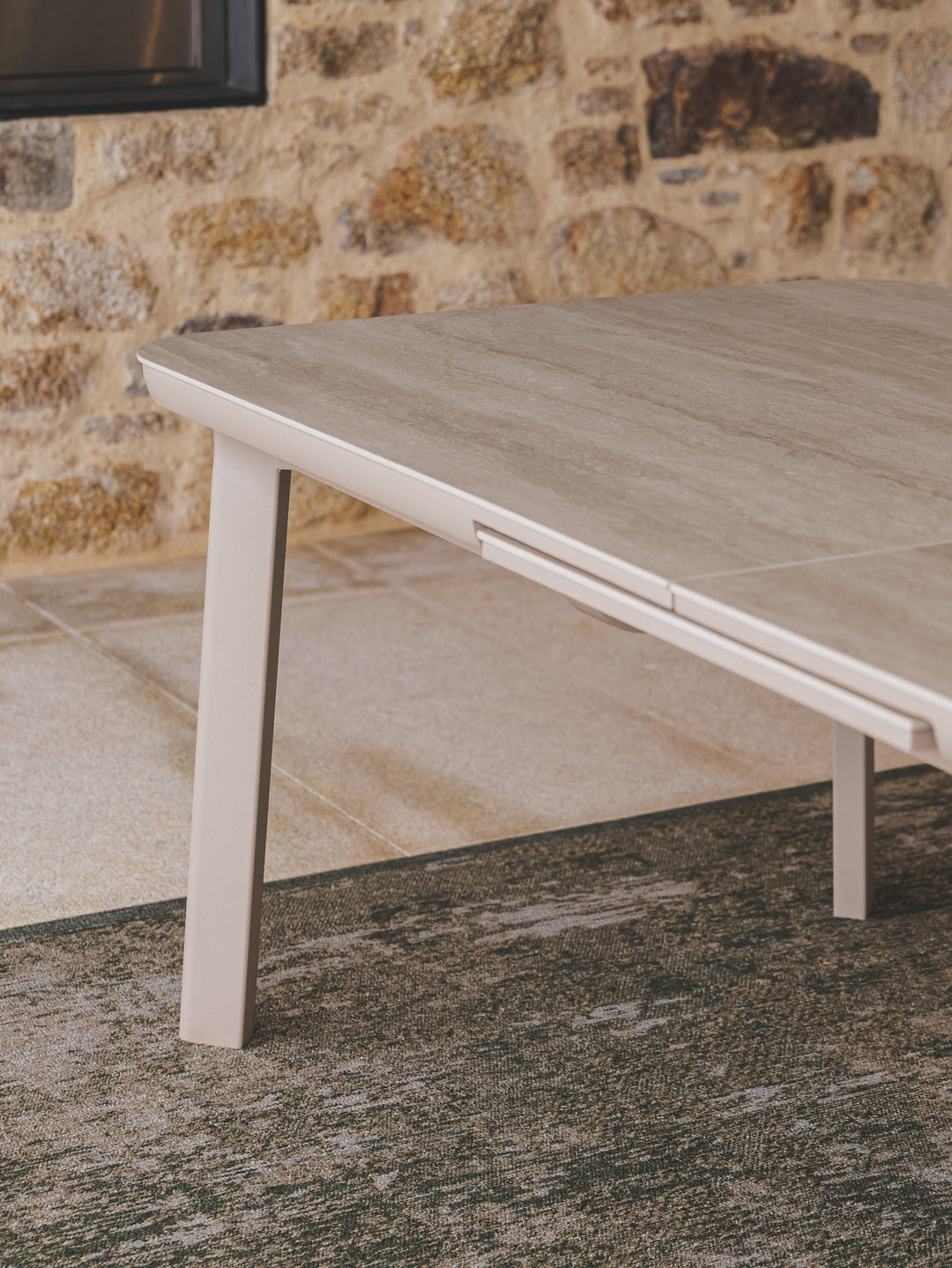 Nirvana Extendable Table 12-Seater