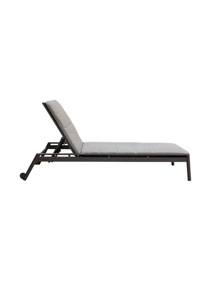 Nirvana Outdoor Lounger