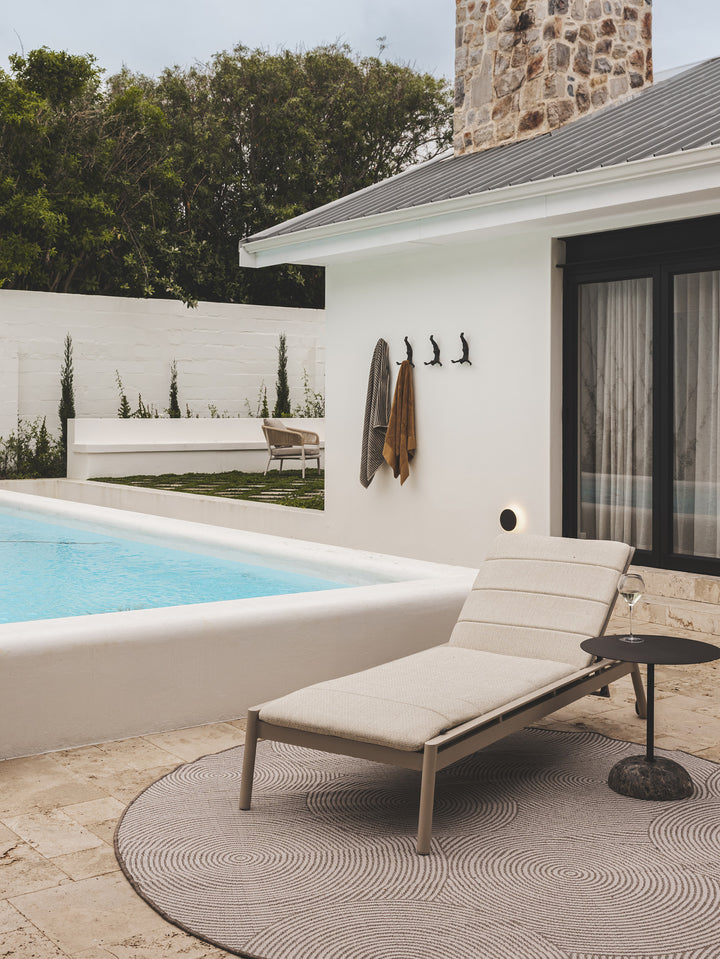 Nirvana Outdoor Lounger