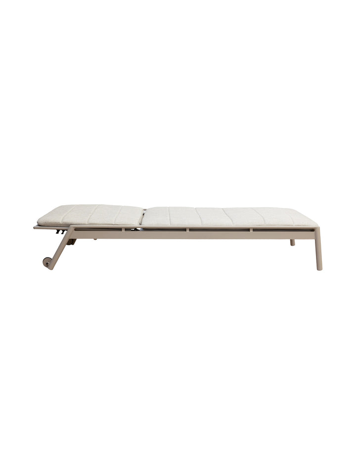 Nirvana Outdoor Lounger