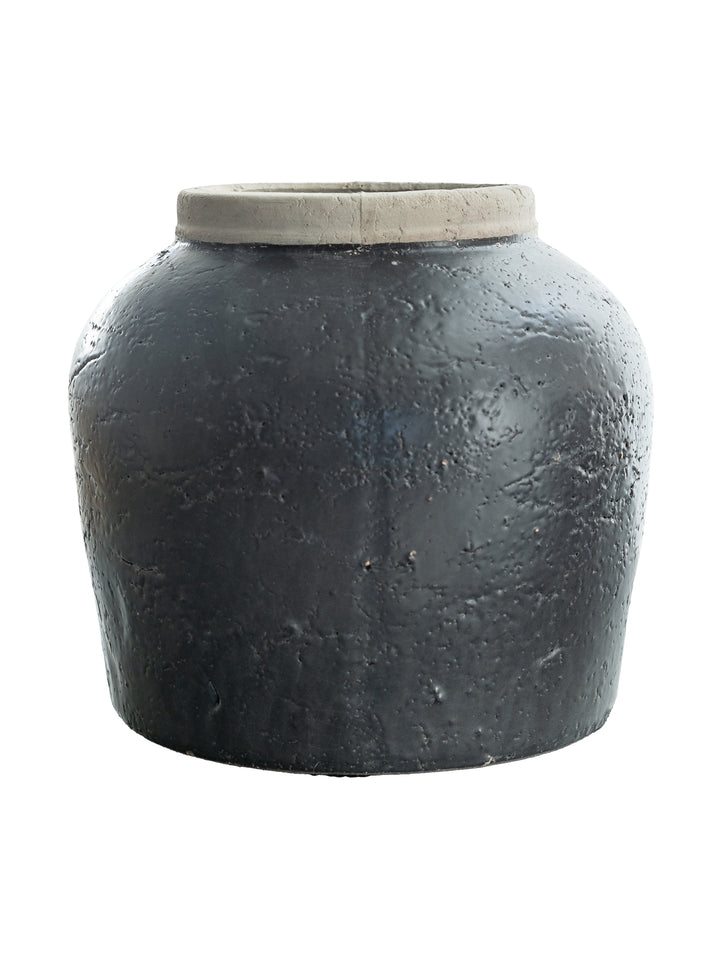 Hannah Vase in Obsidian