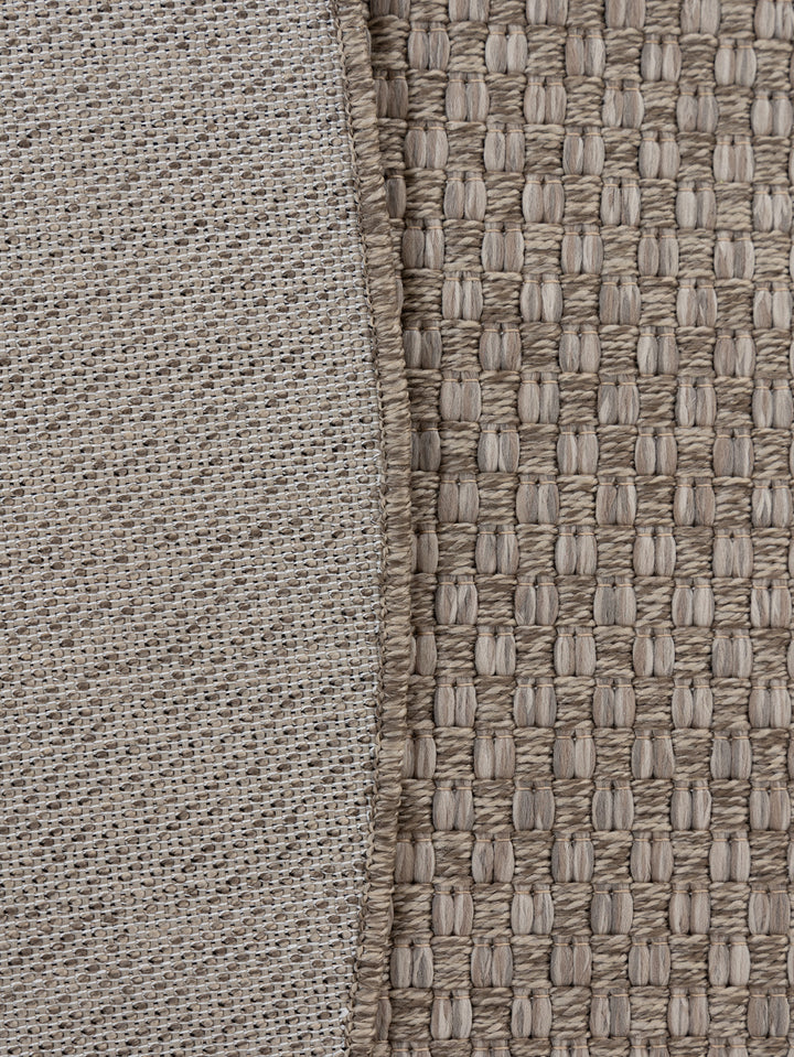 Nomusa Round Rug in Sand
