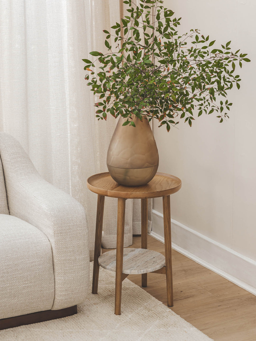 Nubo Oak Side Table in Cumin