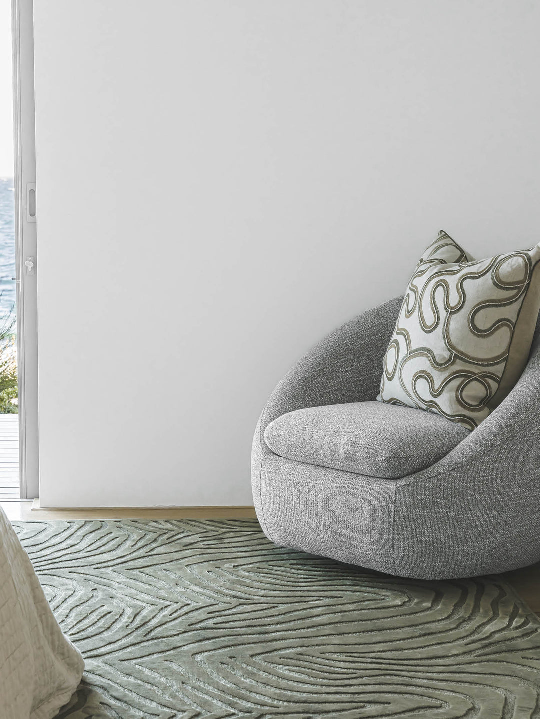 Obsession Swivel Chair