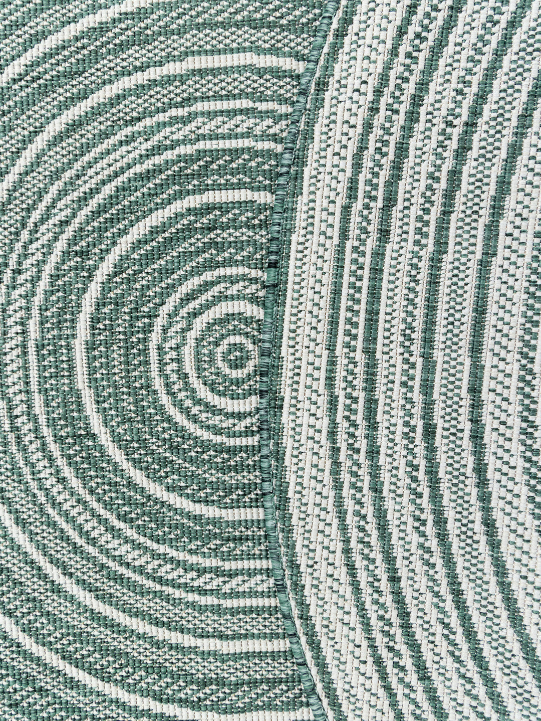 Orbit Round Rug in Treetop