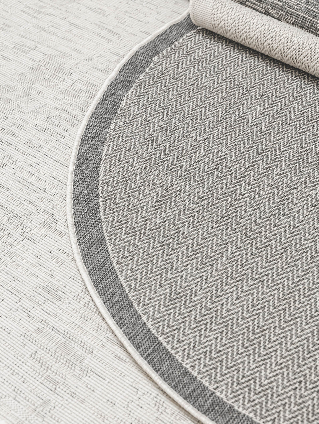 Outback Round Rug in Earl Grey