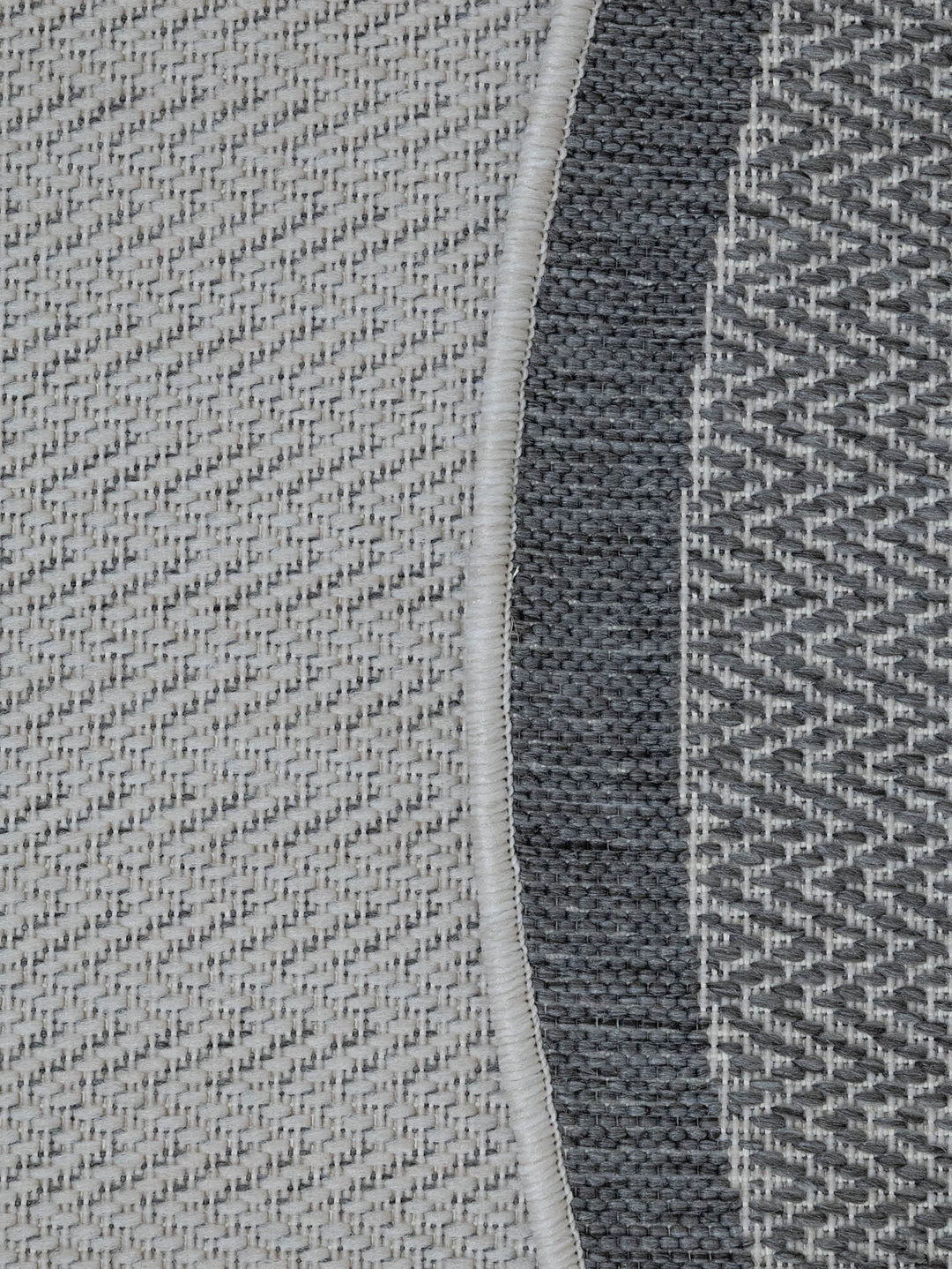 Outback Round Rug in Earl Grey