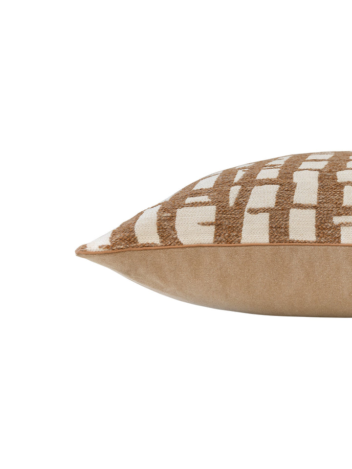 Outlander Scatter in Canyon