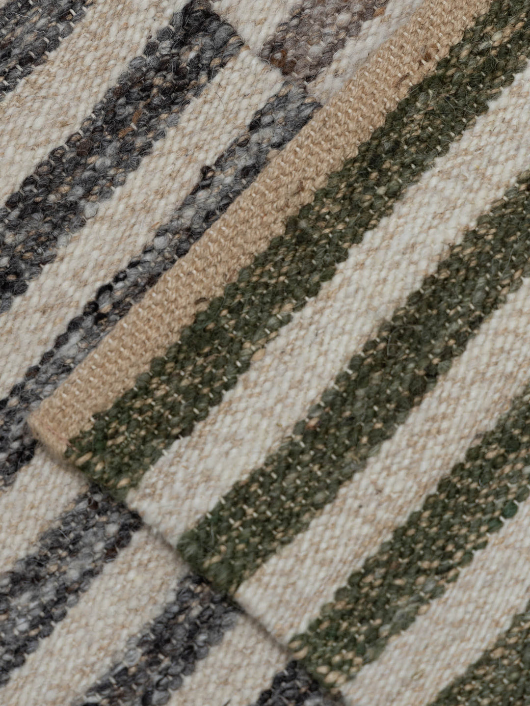 Paralla Rug in Pistachio Cream