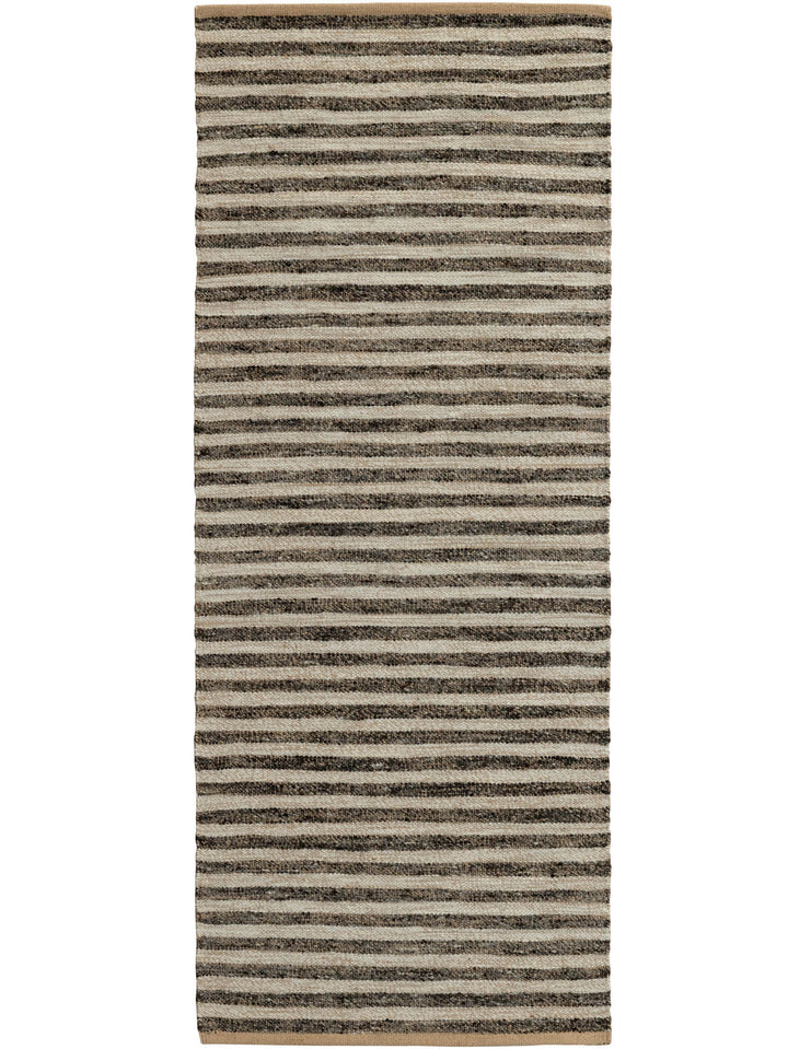 Paralla Runner in Liquorice