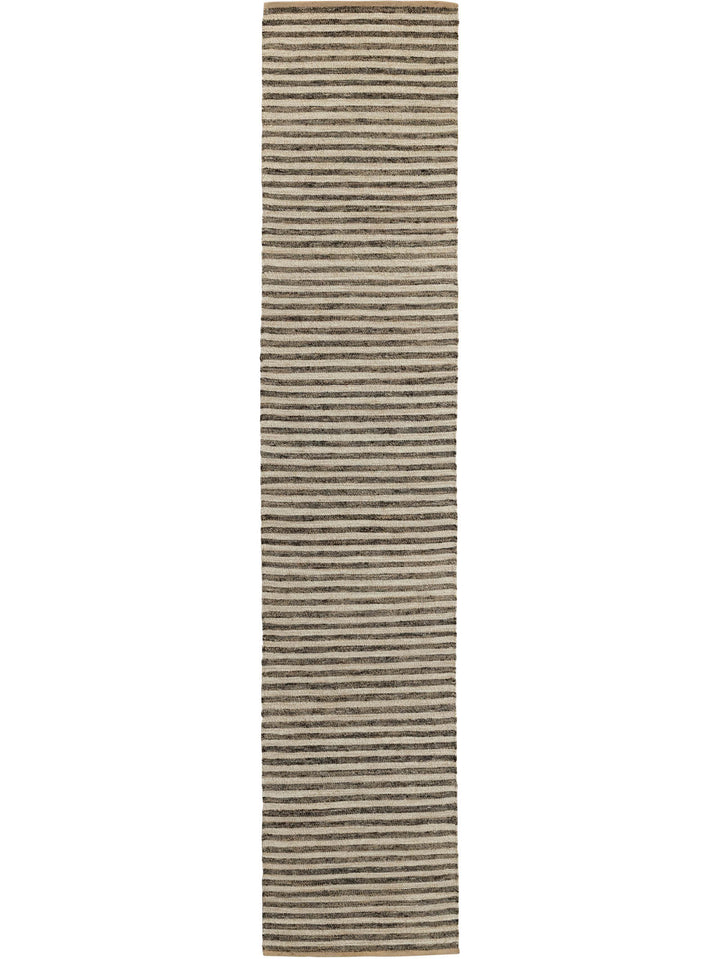 Paralla Runner in Liquorice