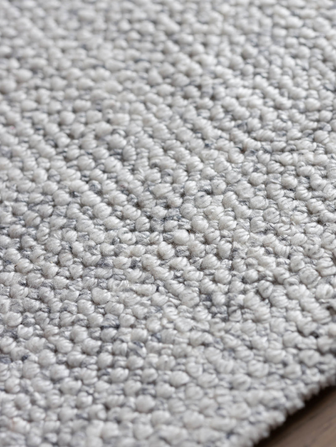 Perla Rug in Moonbeam
