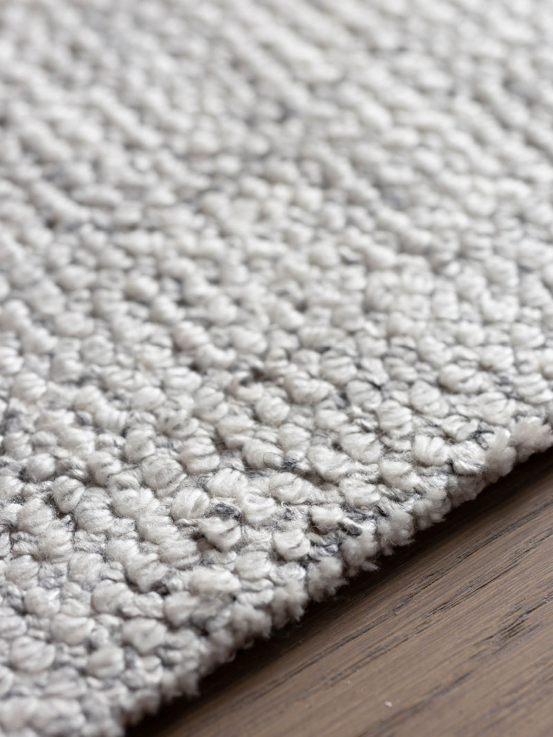 Perla Rug in Moonbeam