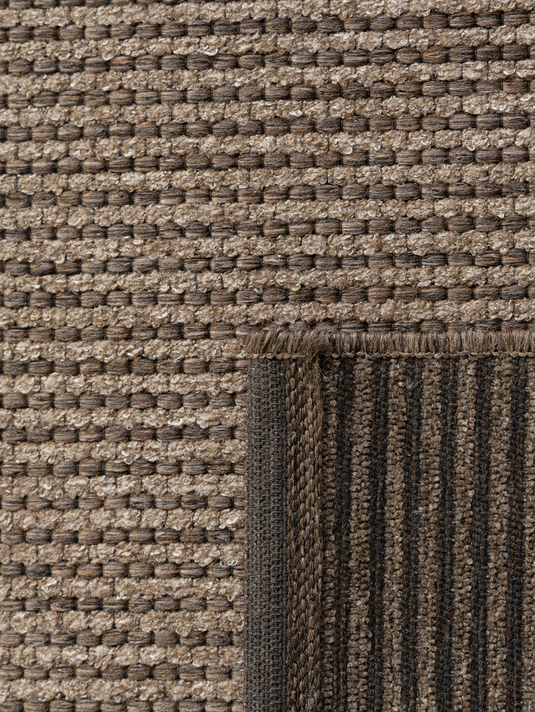 Pridelands Outdoor Rug in Saddleback