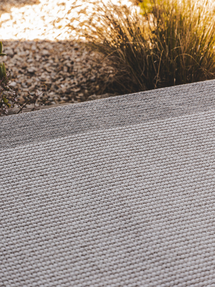 Pridelands Outdoor Rug in Buff