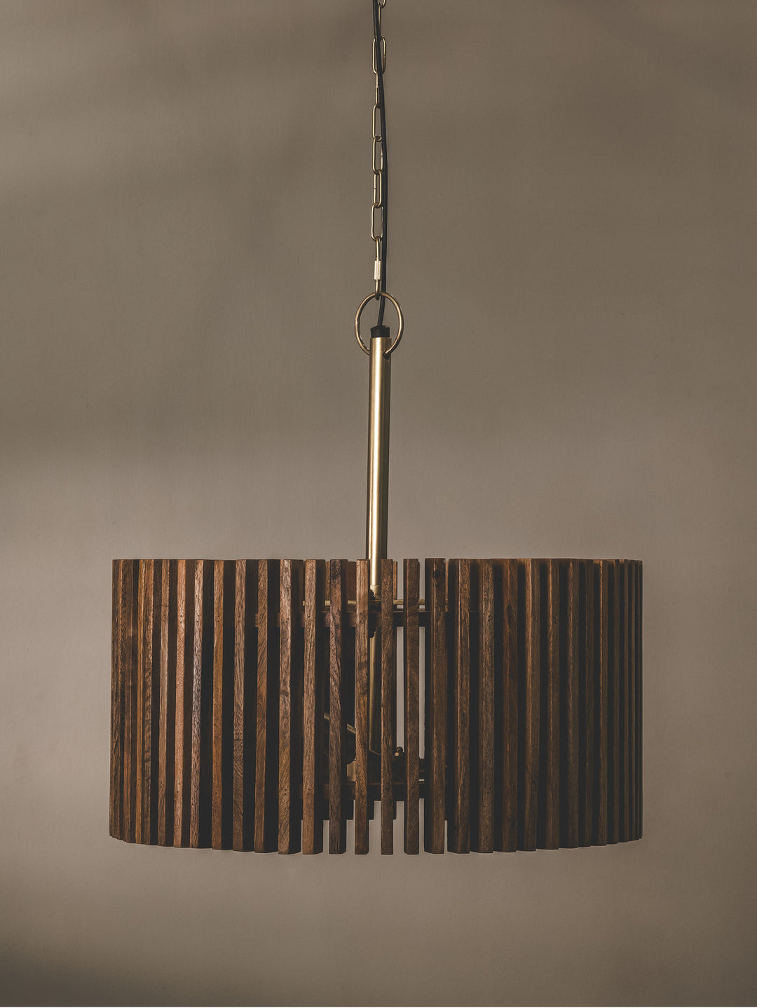 Handmade pendant made of mango wood