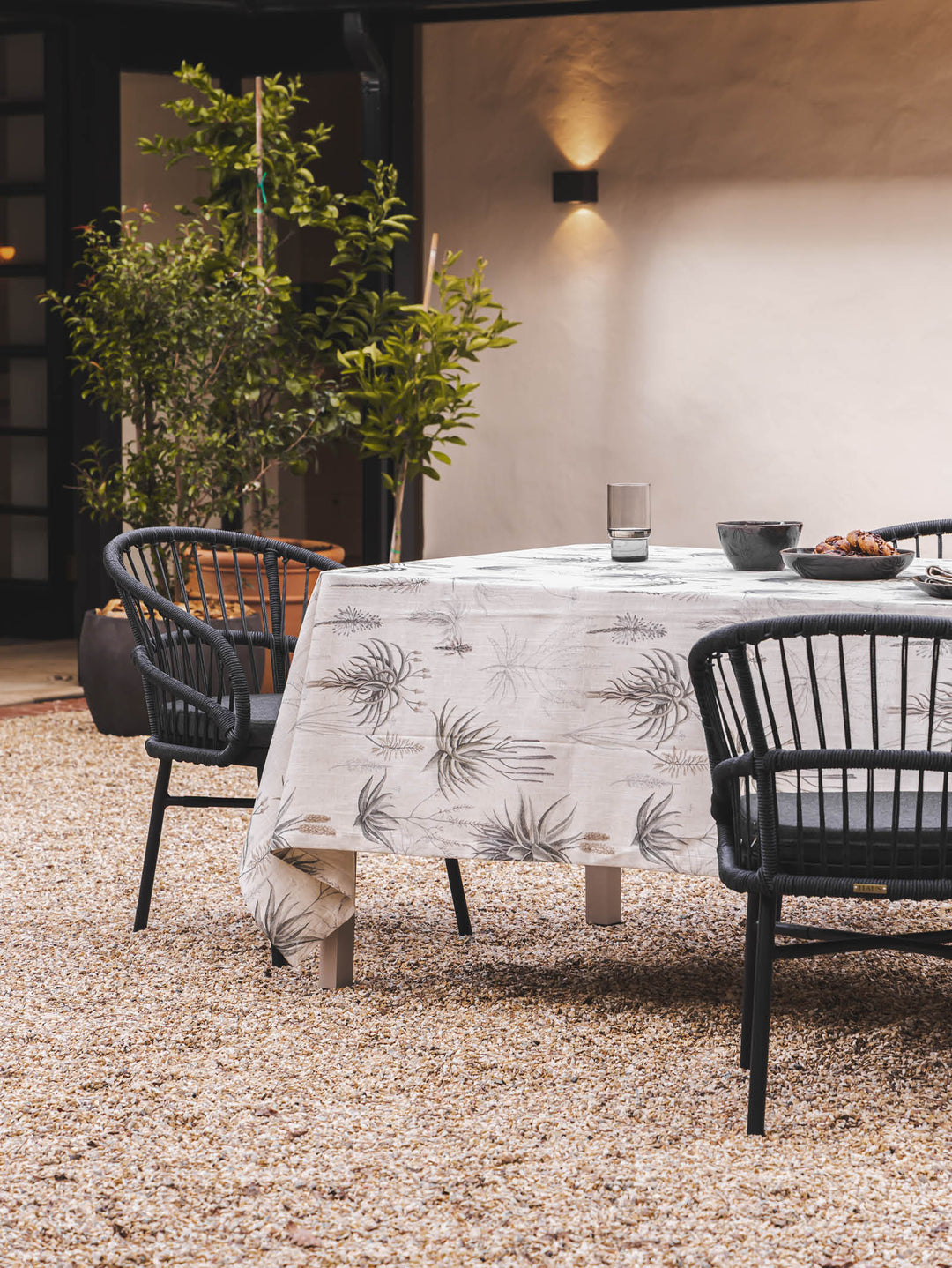 Queens Candelabra Tablecloth in Aloe