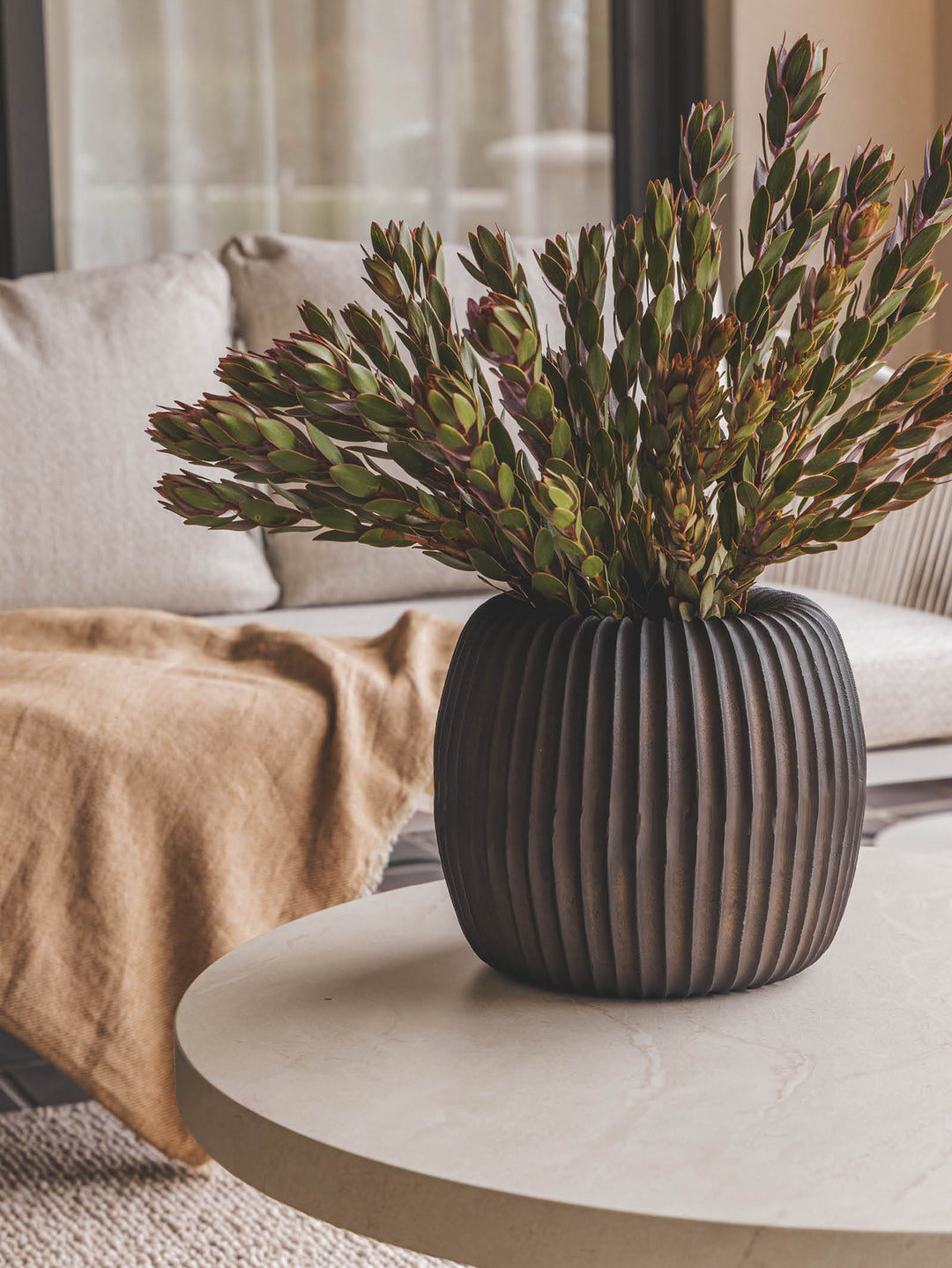 Rift Vase in Vintage