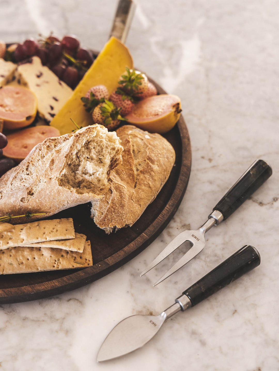 Romana Wooden Plate in Bark