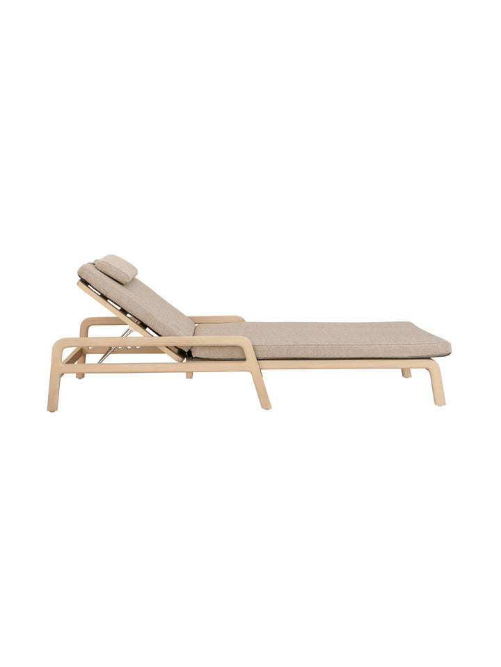Royal Boma Teak Lounger