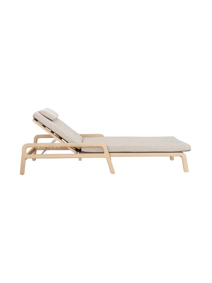 Royal Boma Teak Lounger