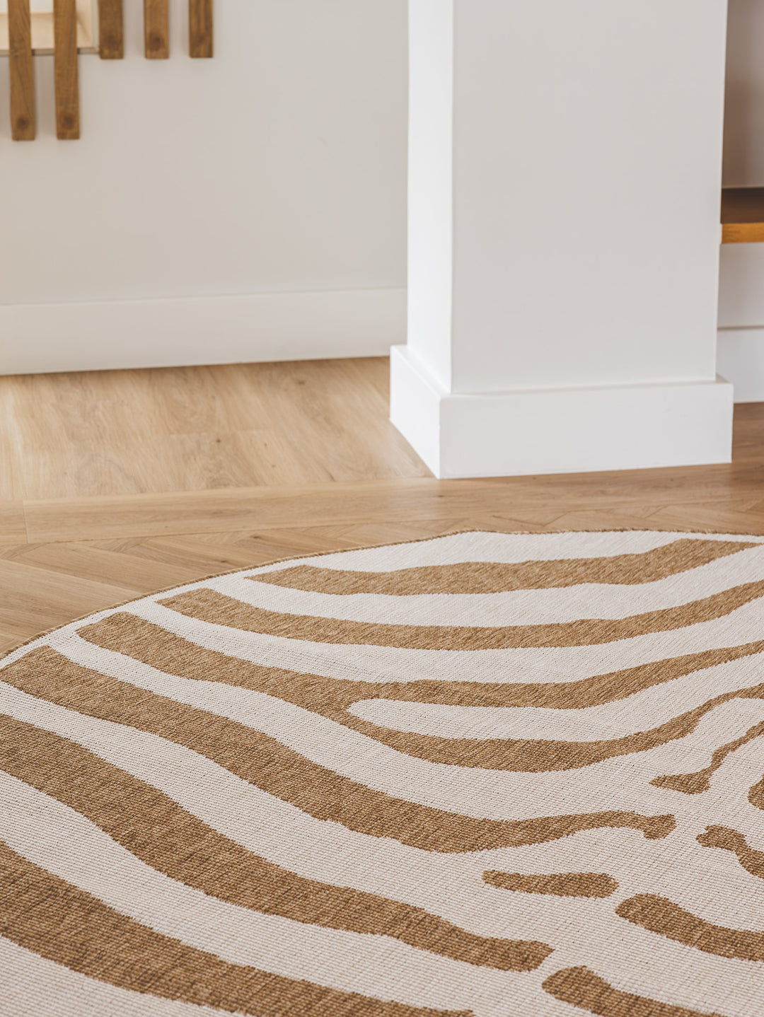 Safari Chic Round Rug in Desert