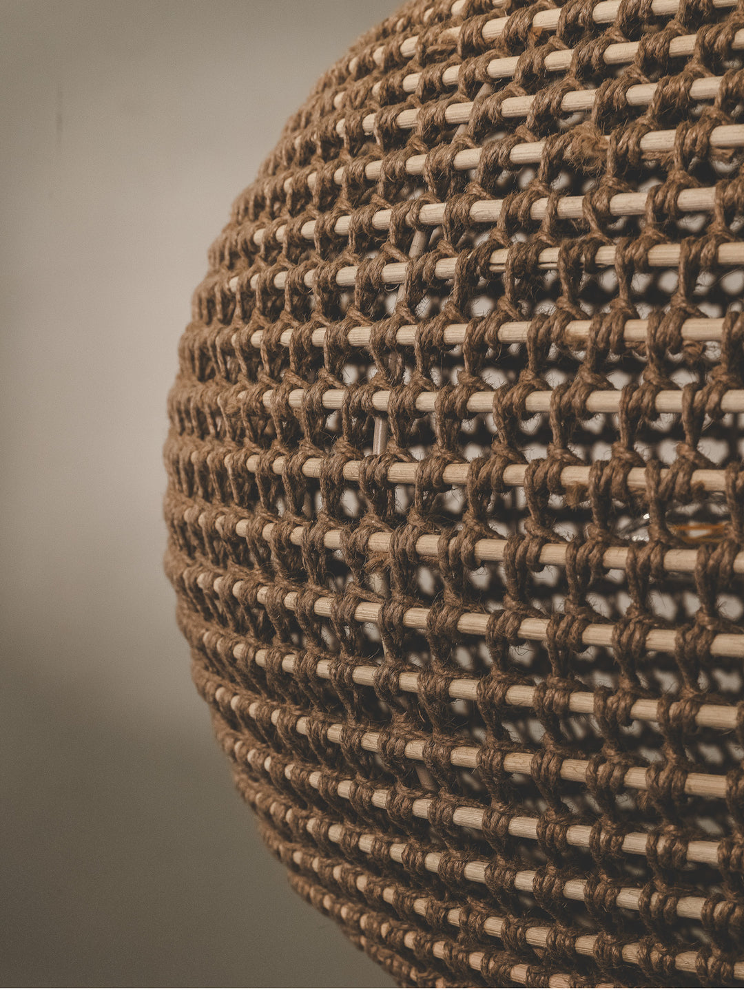 Sahara Veil Pendant in Natura
