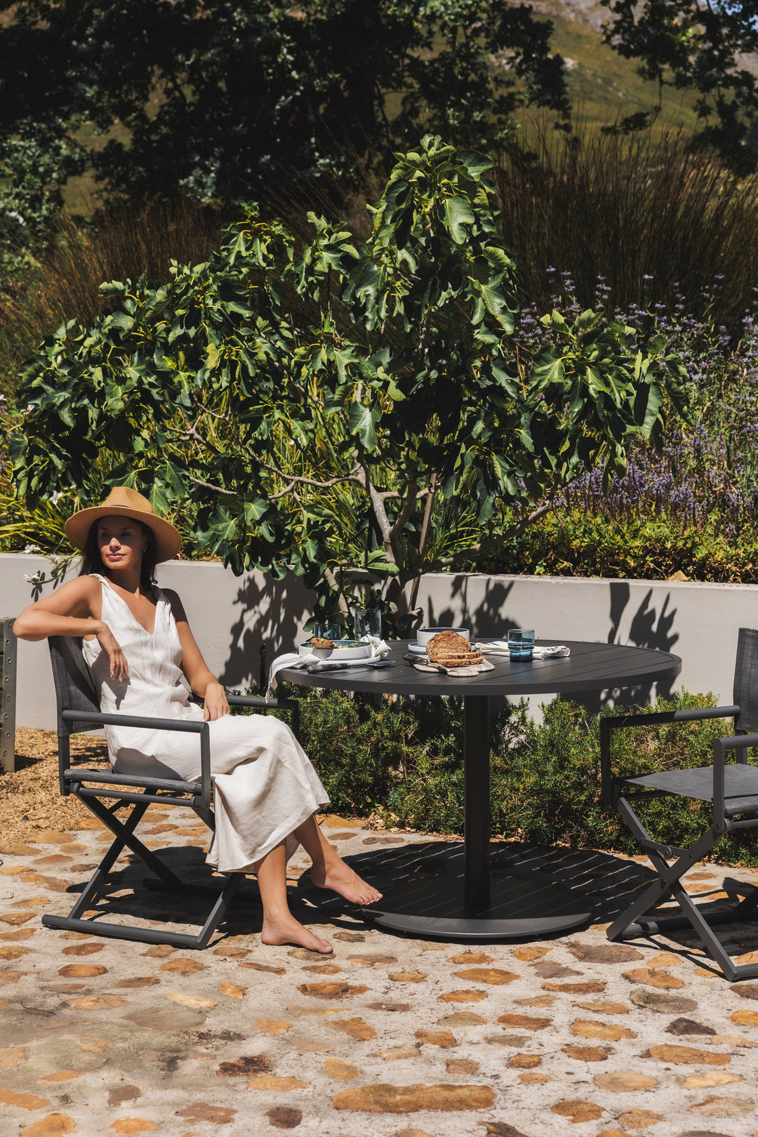 Serengeti 6-Seater Outdoor Round Table
