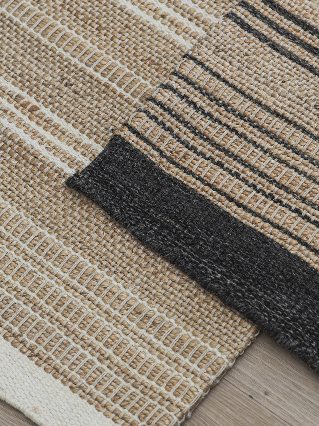 Sevilla Rug in Char