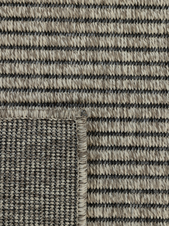 Mountain Breeze Rug in Sand