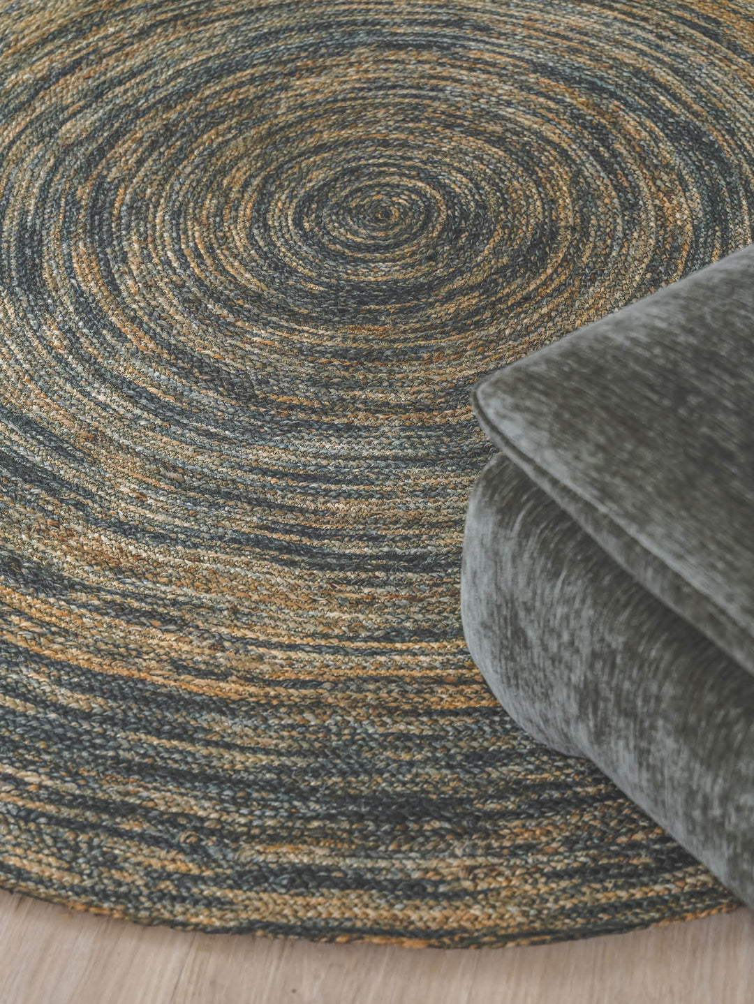 Spin-off Rug in Lagoon